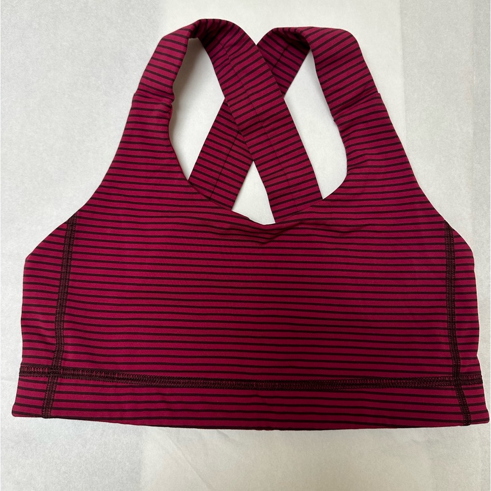 - Lululemon
Sport Bra 🍄